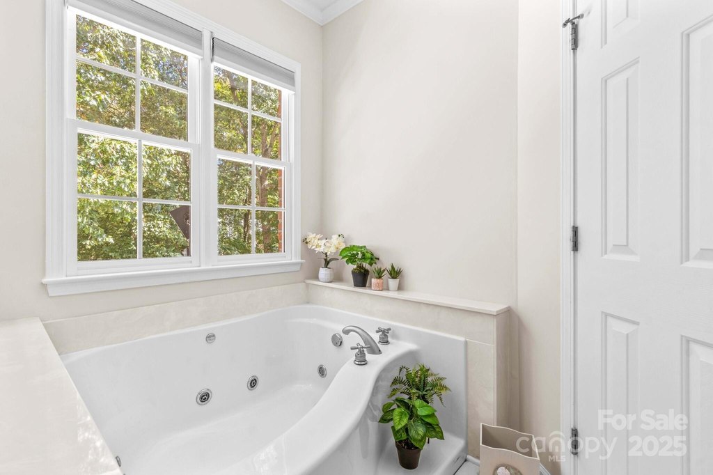 Lexington, North Carolina, 27295, United States, 3 Bedrooms Bedrooms, ,3.5 BathroomsBathrooms,Residential,Forsale,1985978