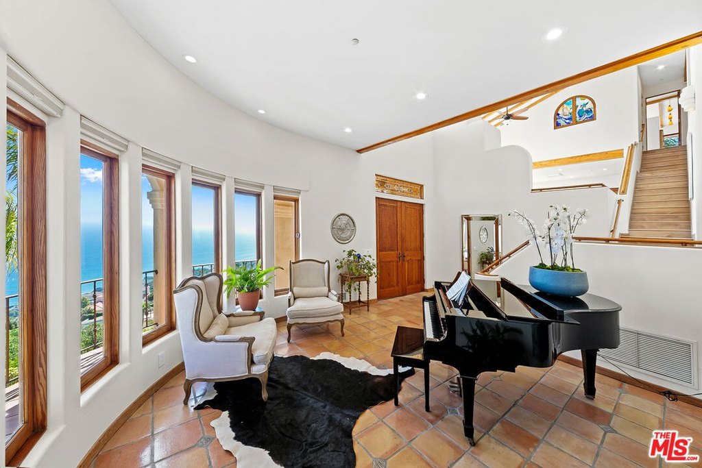 Malibu, California, 90265, United States, 6 Bedrooms Bedrooms, ,6 BathroomsBathrooms,Residential,Forsale,1985907