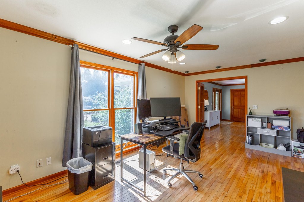 Ringgold, Georgia, 30736, United States, 5 Bedrooms Bedrooms, ,3.5 BathroomsBathrooms,Residential,Forsale,2009483