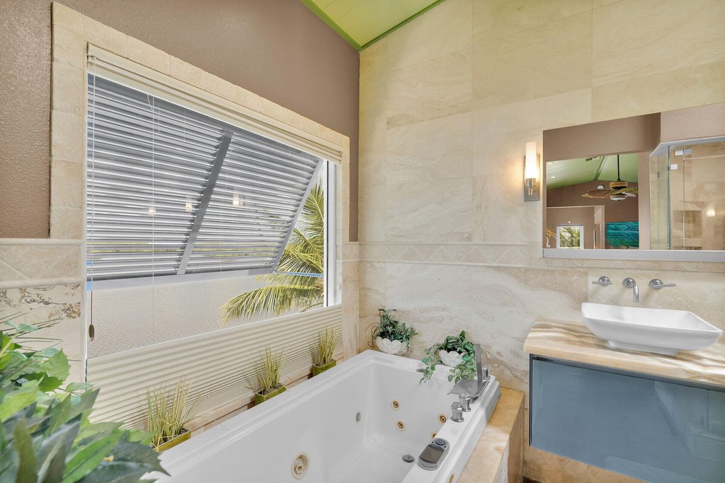 Plantation Key, Florida, 33070, United States, 3 Bedrooms Bedrooms, ,4 BathroomsBathrooms,Residential,Forsale,1971995