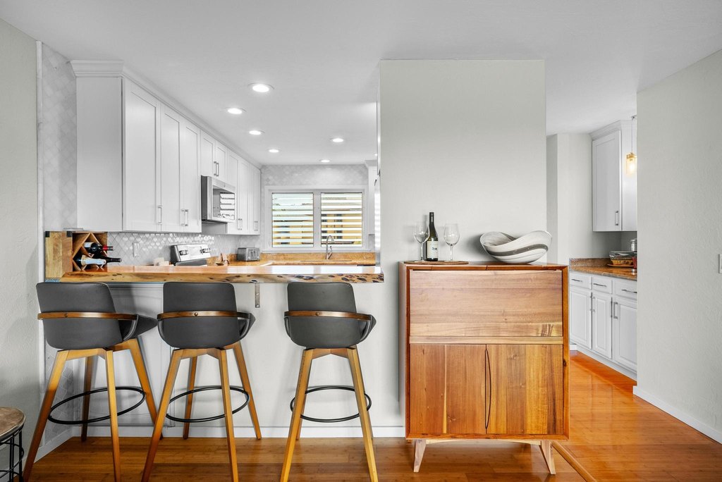 Kailua-Kona, Hawaii, 96740, United States, 2 Bedrooms Bedrooms, ,2 BathroomsBathrooms,Residential,Forsale,1989821