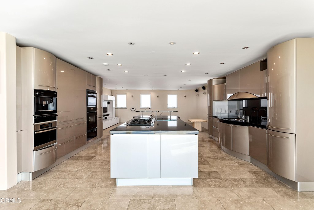 Oxnard, California, 93035, United States, 4 Bedrooms Bedrooms, ,4.5 BathroomsBathrooms,Residential,Forsale,1985940