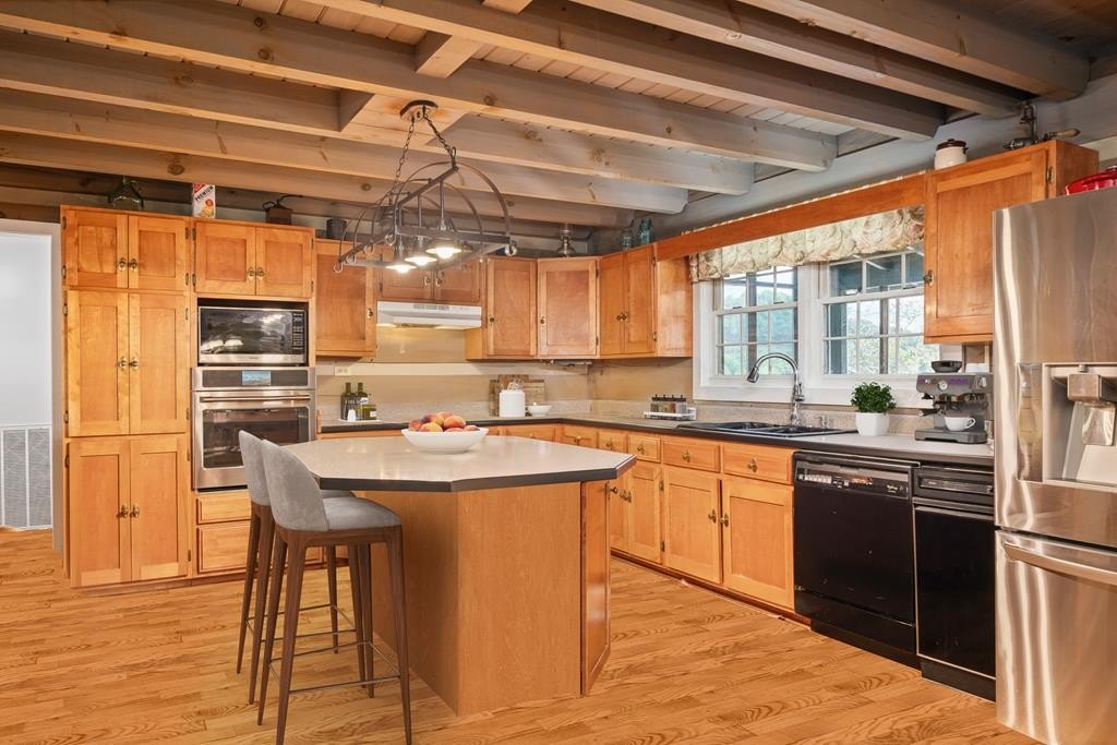 Livingston, Tennessee, 38570, United States, 5 Bedrooms Bedrooms, ,3 BathroomsBathrooms,Residential,Forsale,1968520