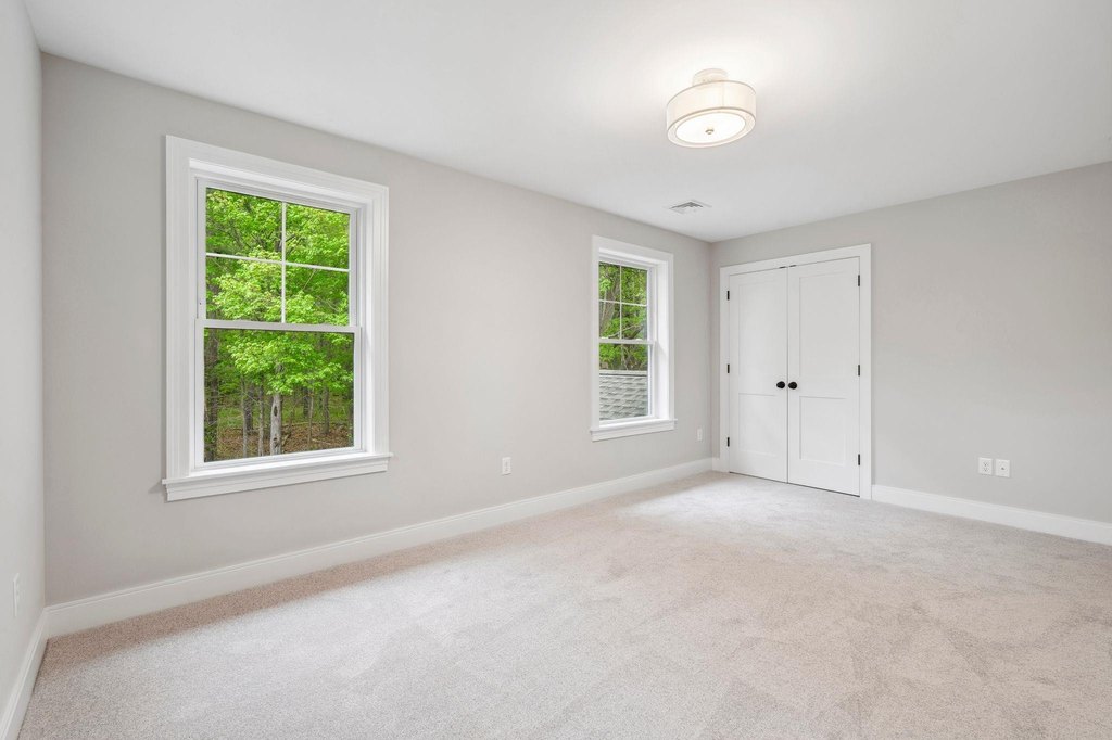 Kittery, Maine, 03905, United States, 4 Bedrooms Bedrooms, ,2.5 BathroomsBathrooms,Residential,Forsale,2002410