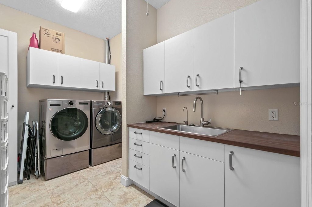 REDDICK, Florida, 32686, United States, 4 Bedrooms Bedrooms, ,4 BathroomsBathrooms,Residential,Forsale,1969786