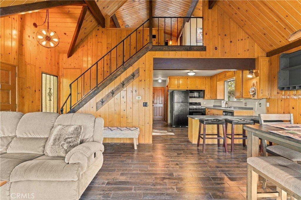 Lake Arrowhead, California, 92352, United States, 3 Bedrooms Bedrooms, ,2.5 BathroomsBathrooms,Residential,Forsale,1971033