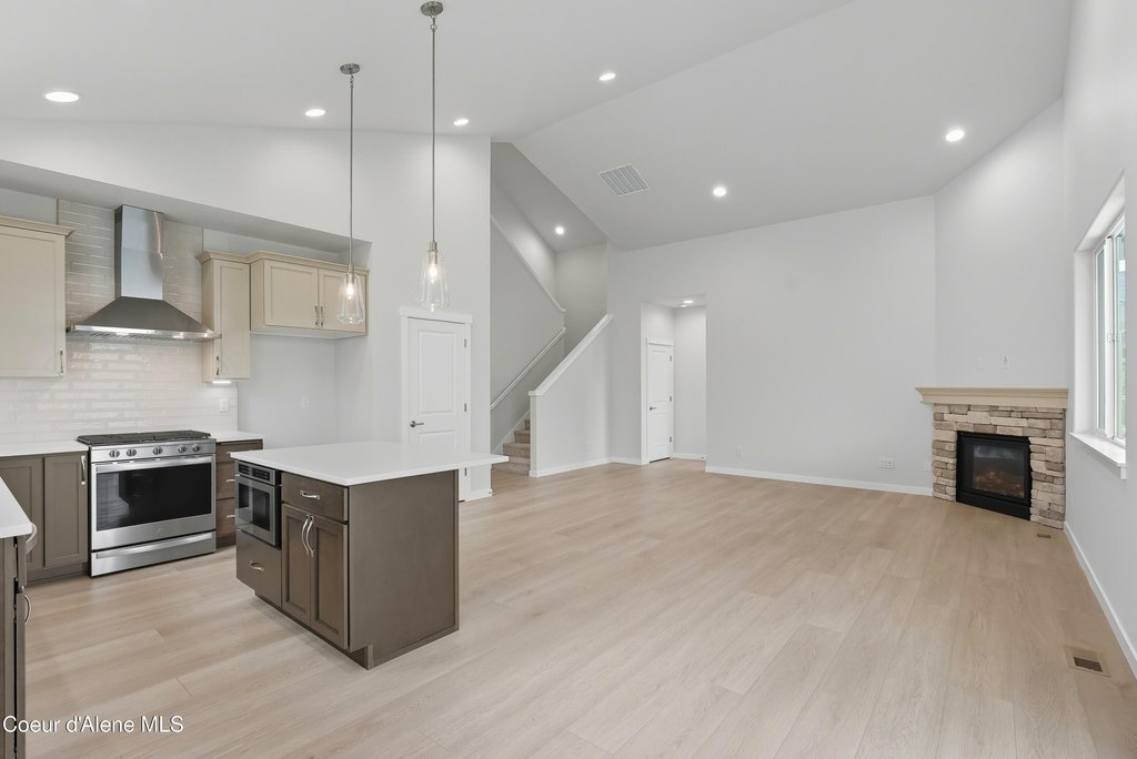 Coeur d'Alene, Idaho, 83815, United States, 4 Bedrooms Bedrooms, ,3 BathroomsBathrooms,Residential,Forsale,1984592