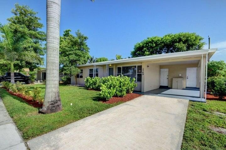 Lake Worth Beach, Florida, 33460, United States, 4 Bedrooms Bedrooms, ,2 BathroomsBathrooms,Residential,Forsale,1969910