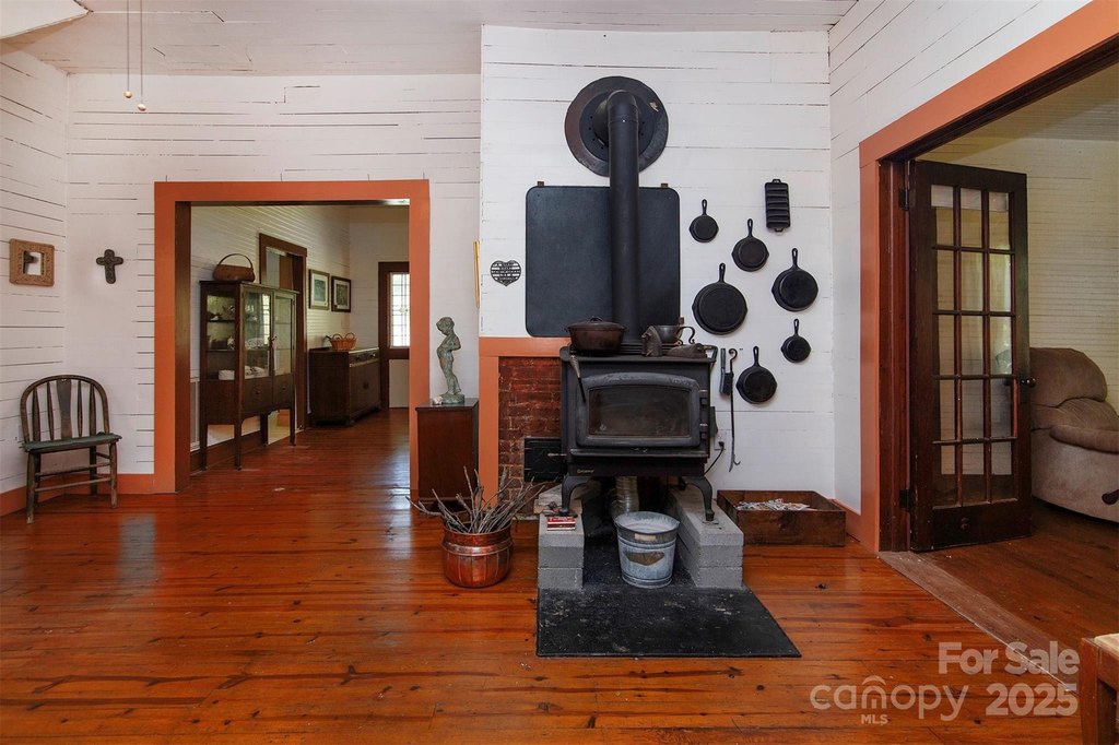 Vale, North Carolina, 28168, United States, 4 Bedrooms Bedrooms, ,1 BathroomBathrooms,Residential,Forsale,1985976