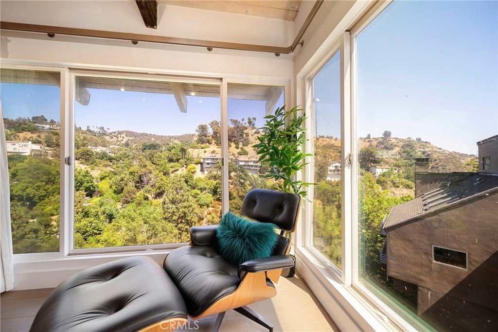 Los Angeles, California, 90046, United States, 3 Bedrooms Bedrooms, ,2 BathroomsBathrooms,Residential,Forsale,1985943