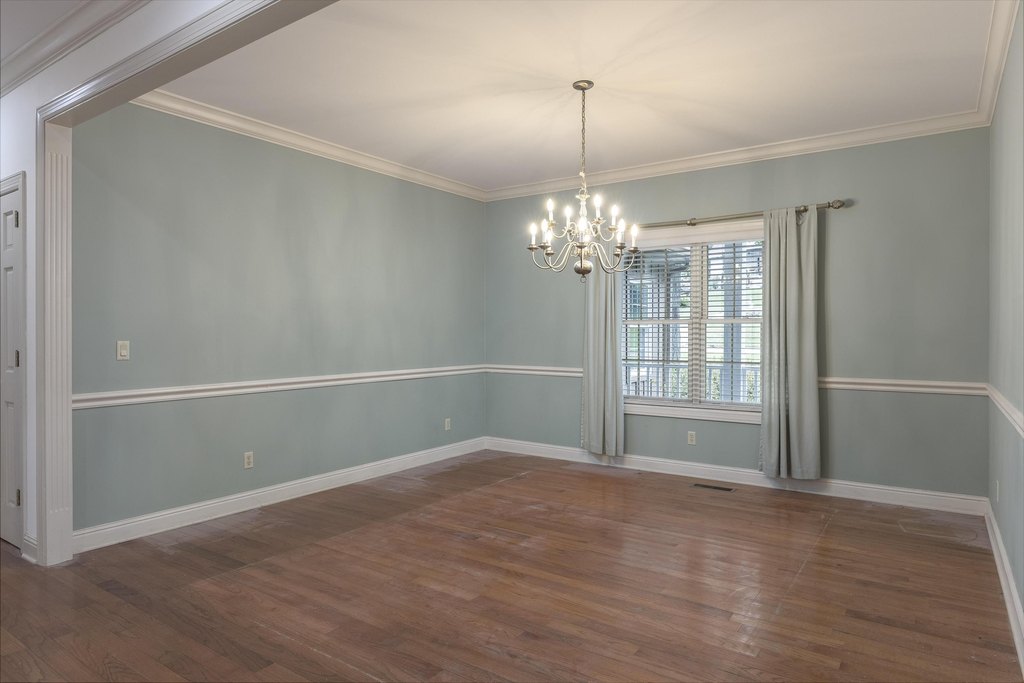 Signal Mountain, Tennessee, 37377, United States, 5 Bedrooms Bedrooms, ,3.5 BathroomsBathrooms,Residential,Forsale,1995325