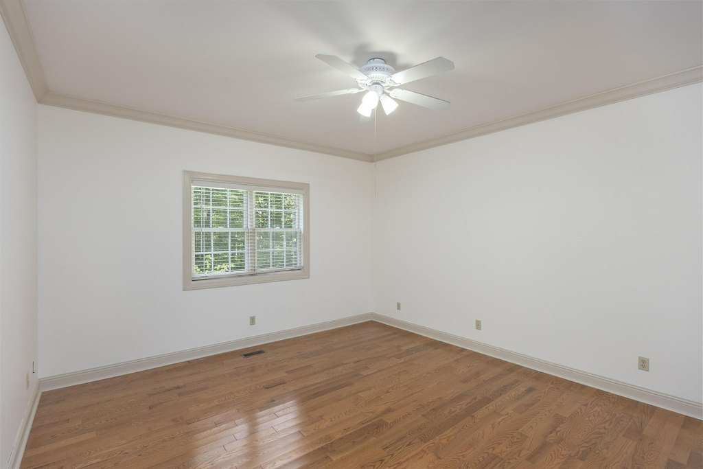 Signal Mountain, Tennessee, 37377, United States, 5 Bedrooms Bedrooms, ,3.5 BathroomsBathrooms,Residential,Forsale,1995325