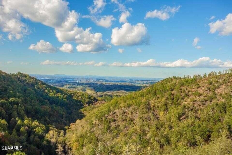 Sevierville, Tennessee, 37876, United States, 5 Bedrooms Bedrooms, ,3.5 BathroomsBathrooms,Residential,Forsale,1973601