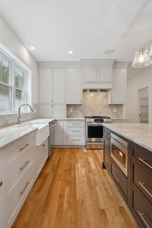 Kittery, Maine, 03905, United States, 4 Bedrooms Bedrooms, ,2.5 BathroomsBathrooms,Residential,Forsale,1968473