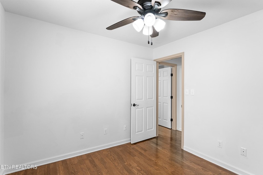 Loudon, Tennessee, 37774, United States, 4 Bedrooms Bedrooms, ,3 BathroomsBathrooms,Residential,Forsale,1971863