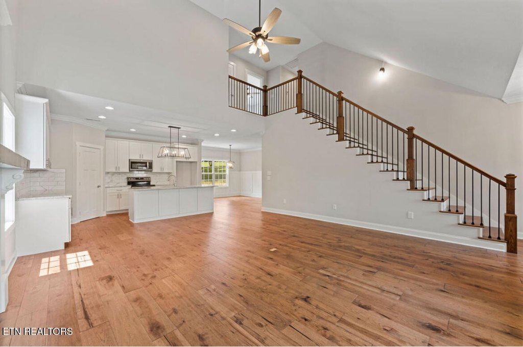 Lenoir City, Tennessee, 37771, United States, 5 Bedrooms Bedrooms, ,3.5 BathroomsBathrooms,Residential,Forsale,1999349