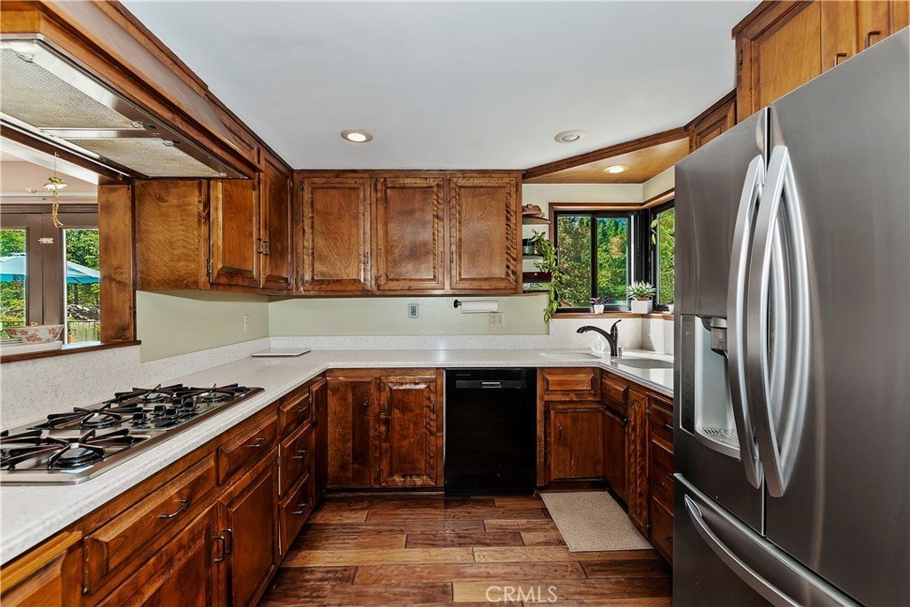 Crestline, California, 92325, United States, 3 Bedrooms Bedrooms, ,2 BathroomsBathrooms,Residential,Forsale,2013198