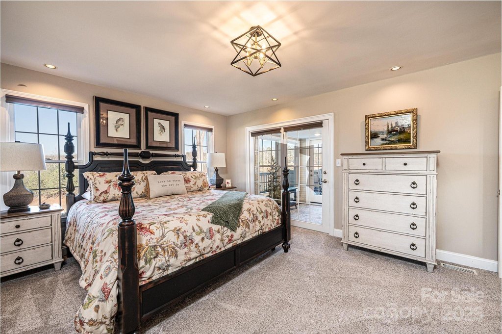 Hickory, North Carolina, 28601, United States, 3 Bedrooms Bedrooms, ,2 BathroomsBathrooms,Residential,Forsale,2014455