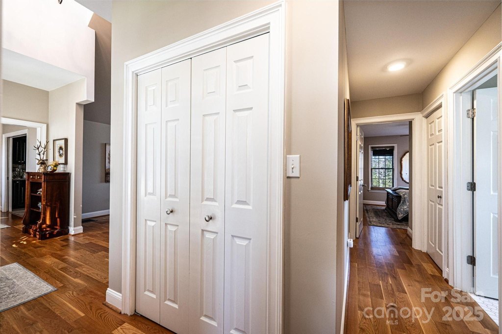 Hickory, North Carolina, 28601, United States, 3 Bedrooms Bedrooms, ,2 BathroomsBathrooms,Residential,Forsale,2014455