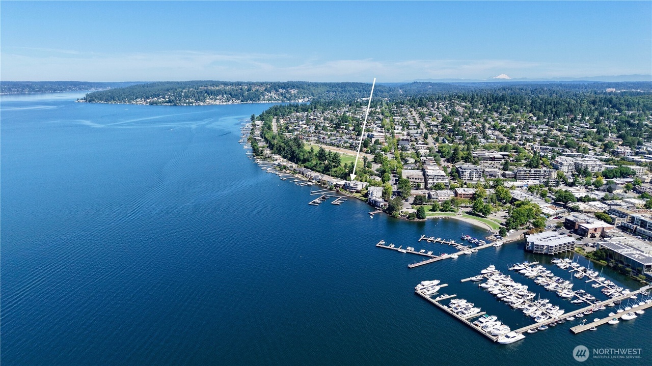 Kirkland, Washington, 98033, United States, 3 Bedrooms Bedrooms, ,3 BathroomsBathrooms,Residential,Forsale,1965877