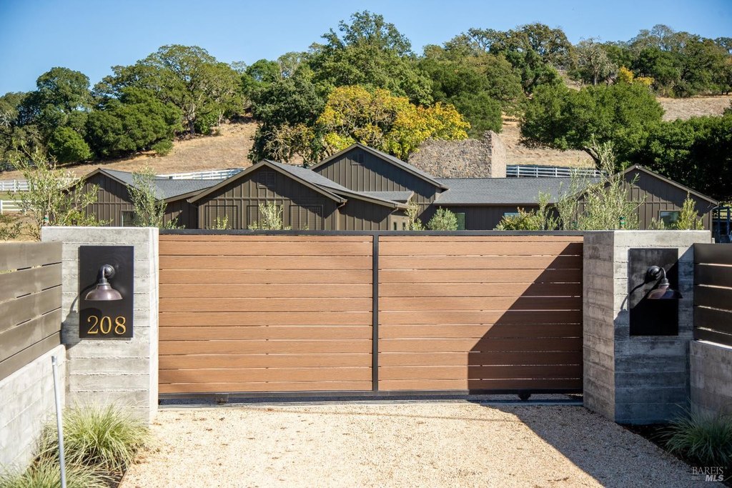 Santa Rosa, California, 95403, United States, 4 Bedrooms Bedrooms, ,6 BathroomsBathrooms,Residential,Forsale,1985918