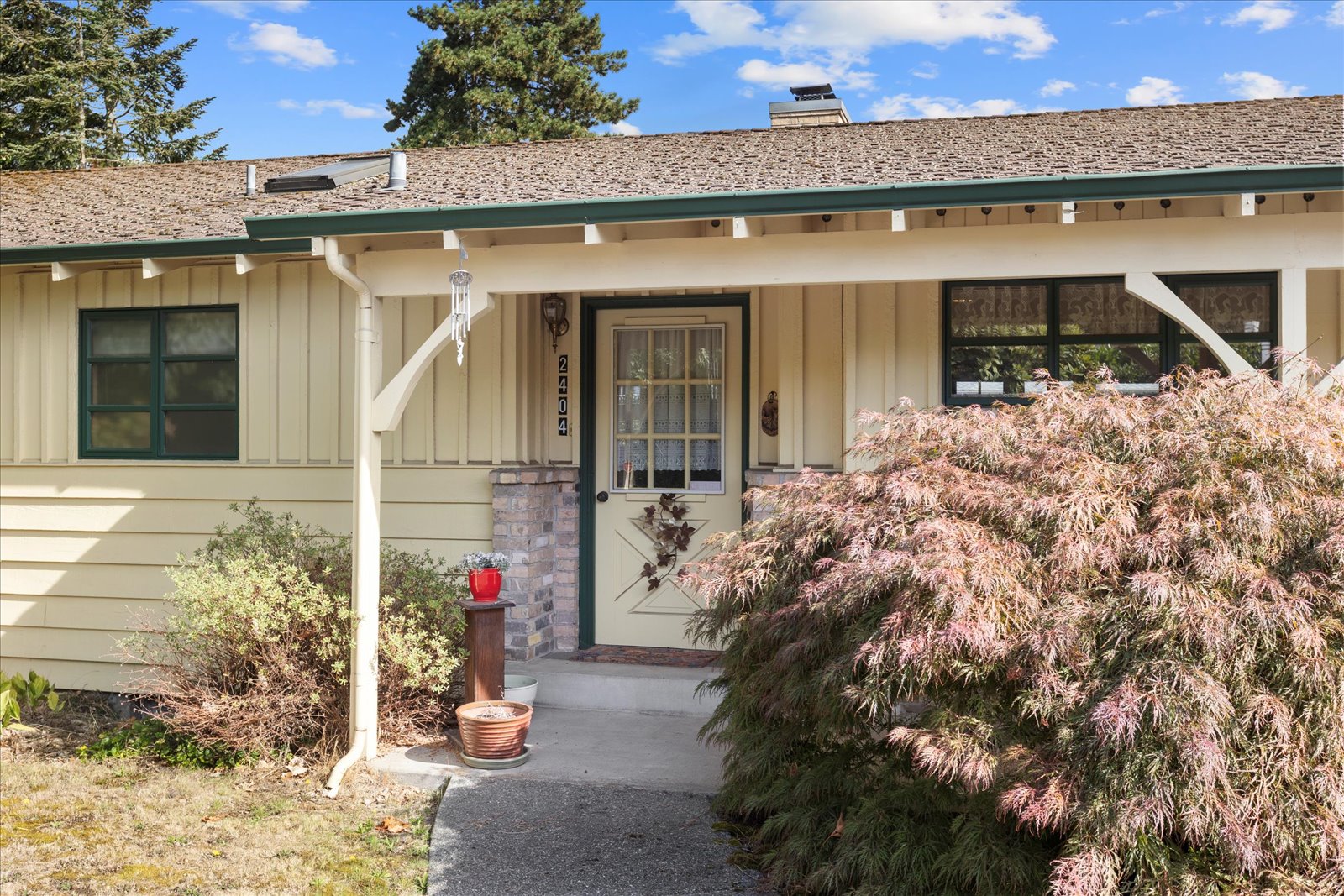 Bellevue, Washington, 98005, United States, 5 Bedrooms Bedrooms, ,1.5 BathroomsBathrooms,Residential,Forsale,1965895