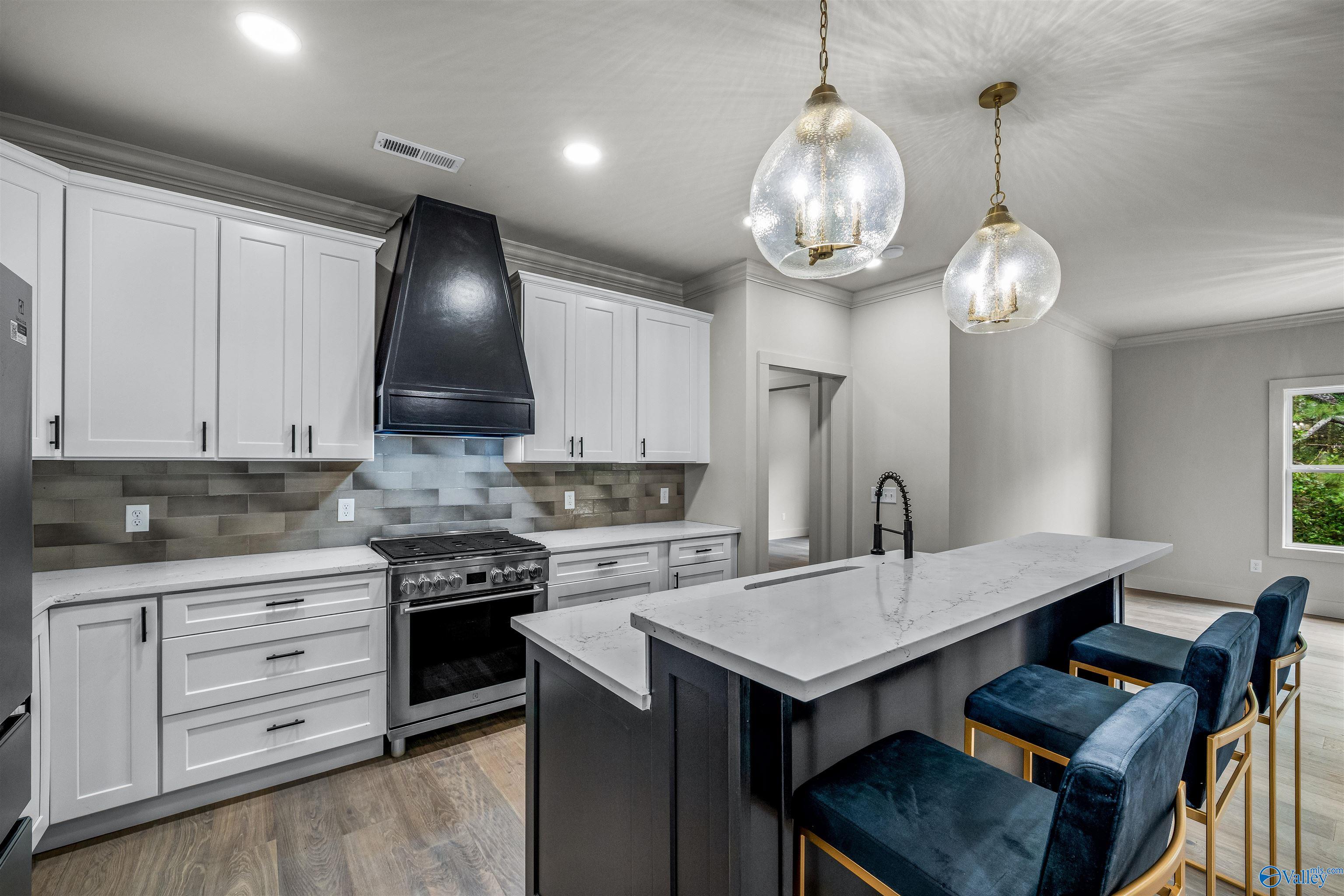 Fort Payne, Alabama, 35967, United States, 4 Bedrooms Bedrooms, ,3.5 BathroomsBathrooms,Residential,Forsale,2007685