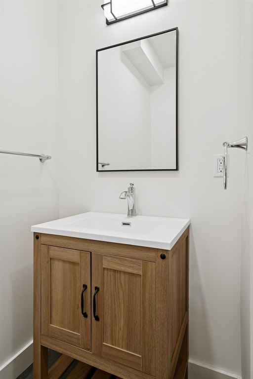 Woodstock, Vermont, 05091, United States, 3 Bedrooms Bedrooms, ,3.5 BathroomsBathrooms,Residential,Forsale,2004852