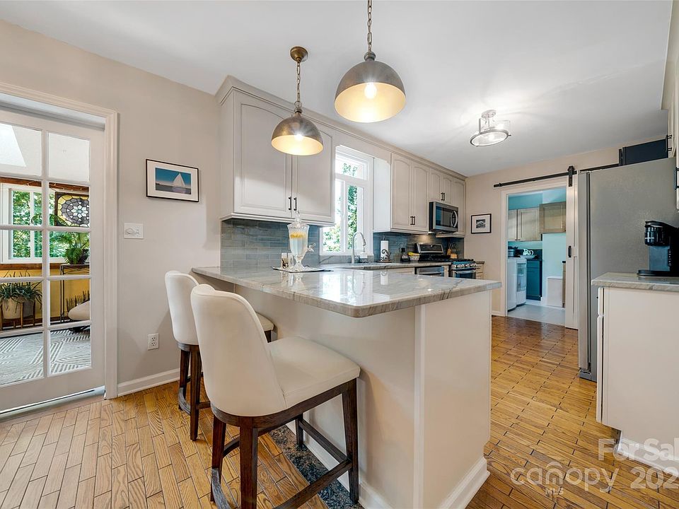 Mills River, North Carolina, 28759, United States, 3 Bedrooms Bedrooms, ,4 BathroomsBathrooms,Residential,Forsale,2004157