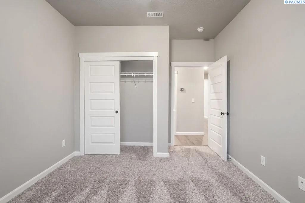 West Richland, Washington, 99353, United States, 4 Bedrooms Bedrooms, ,2 BathroomsBathrooms,Residential,Forsale,1990697