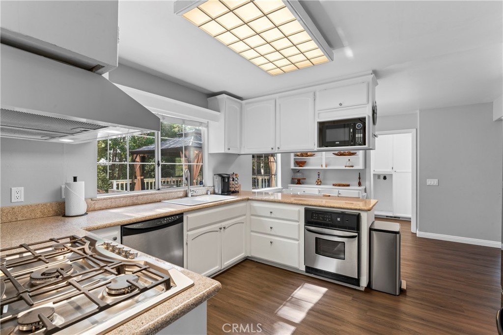 Lake Arrowhead, California, 92352, United States, 4 Bedrooms Bedrooms, ,2.5 BathroomsBathrooms,Residential,Forsale,1971038