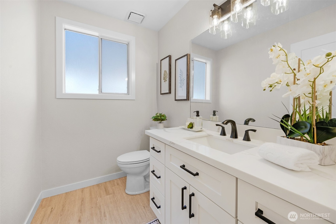 Everett, Washington, 98208, United States, 3 Bedrooms Bedrooms, ,2 BathroomsBathrooms,Residential,Forsale,1965889