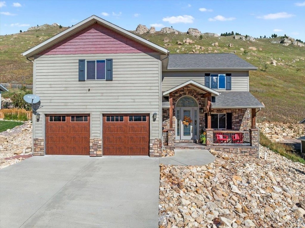 Deadwood, South Dakota, 57732, United States, 4 Bedrooms Bedrooms, ,2.5 BathroomsBathrooms,Residential,Forsale,1990698