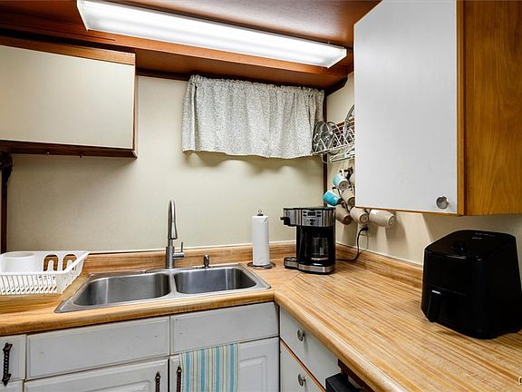 Inlet, New York, 13360, United States, 8 Bedrooms Bedrooms, ,3 BathroomsBathrooms,Residential,Forsale,1969692