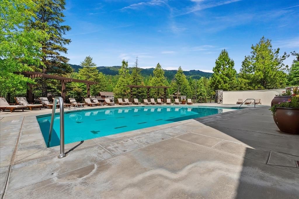 Donnelly, Idaho, 83615, United States, 2 Bedrooms Bedrooms, ,3 BathroomsBathrooms,Residential,Forsale,1996714