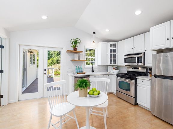 Kenwood, California, 95452, United States, 2 Bedrooms Bedrooms, ,2 BathroomsBathrooms,Residential,Forsale,1985916