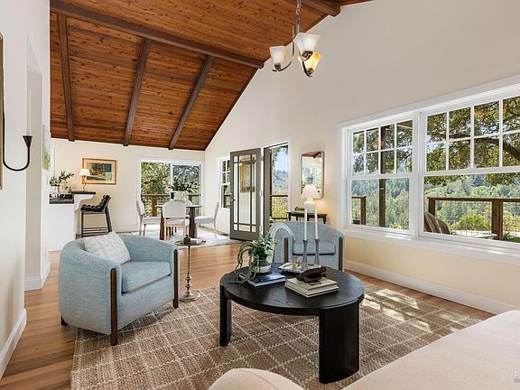 Healdsburg, California, 95448, United States, 3 Bedrooms Bedrooms, ,2 BathroomsBathrooms,Residential,Forsale,1985931