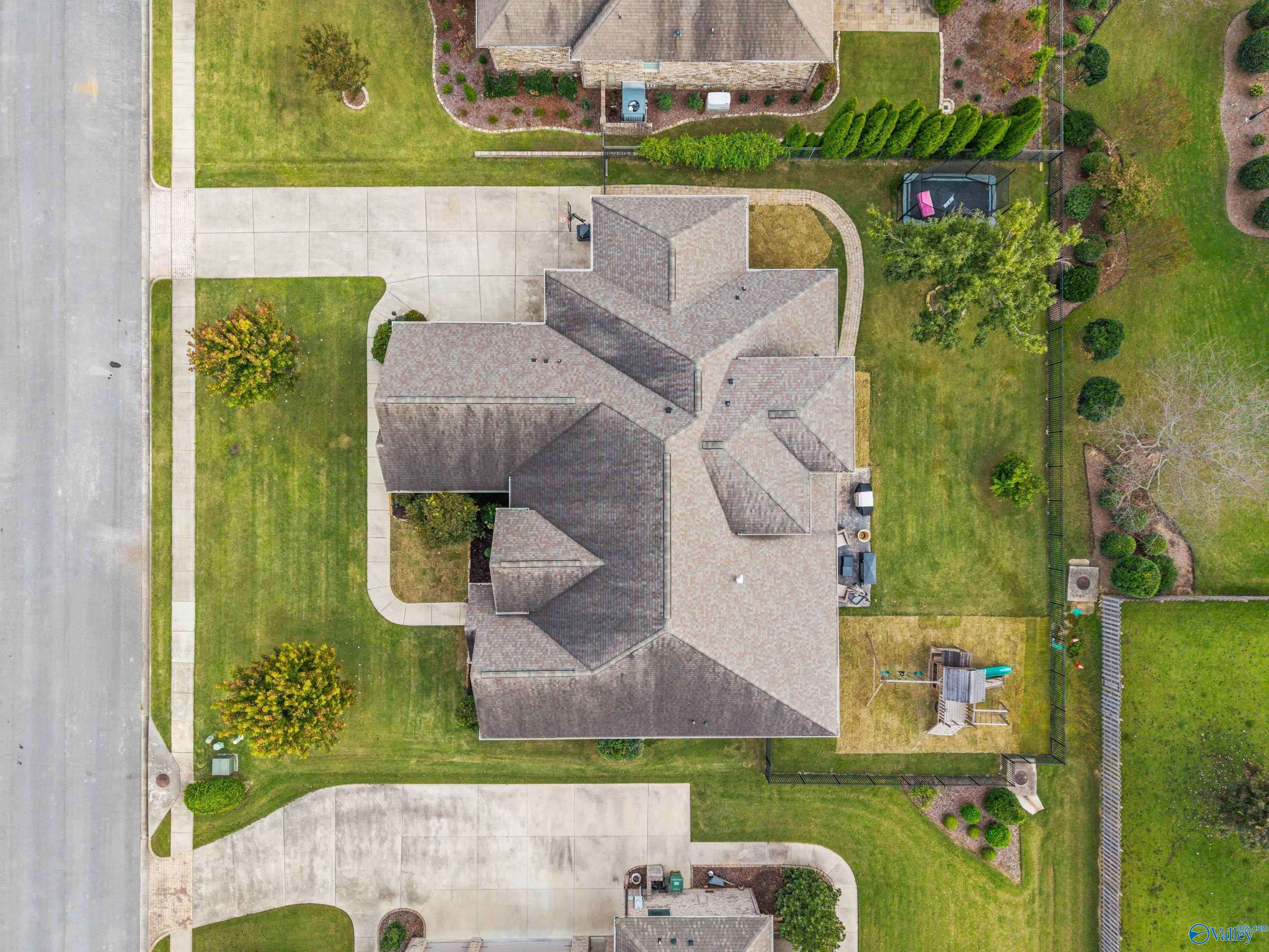 Gurley, Alabama, 35748, United States, 5 Bedrooms Bedrooms, ,4.5 BathroomsBathrooms,Residential,Forsale,2007711