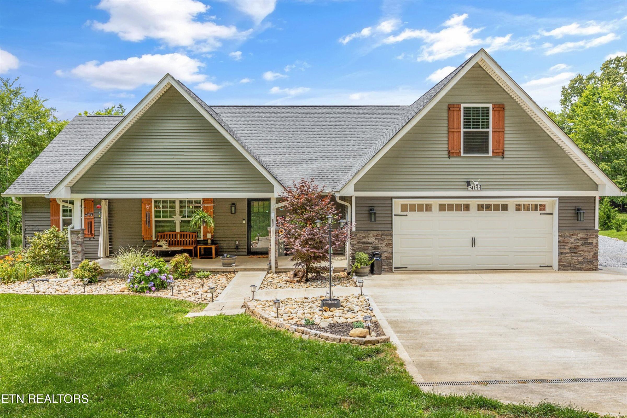 Sevierville, Tennessee, 37876, United States, 3 Bedrooms Bedrooms, ,4 BathroomsBathrooms,Residential,Forsale,1973590