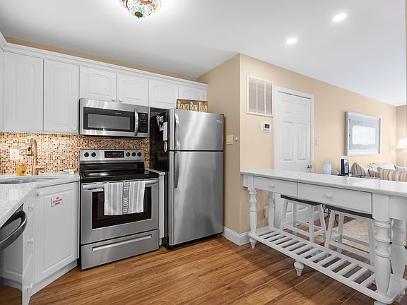 Wildwood, New Jersey, 08260, United States, 2 Bedrooms Bedrooms, ,2 BathroomsBathrooms,Residential,Forsale,1994150