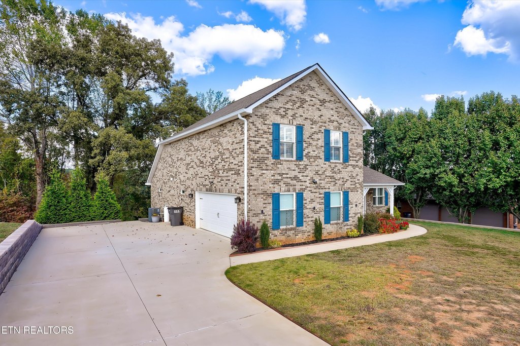 Maryville, Tennessee, 37804, United States, 4 Bedrooms Bedrooms, ,3 BathroomsBathrooms,Residential,Forsale,1973596