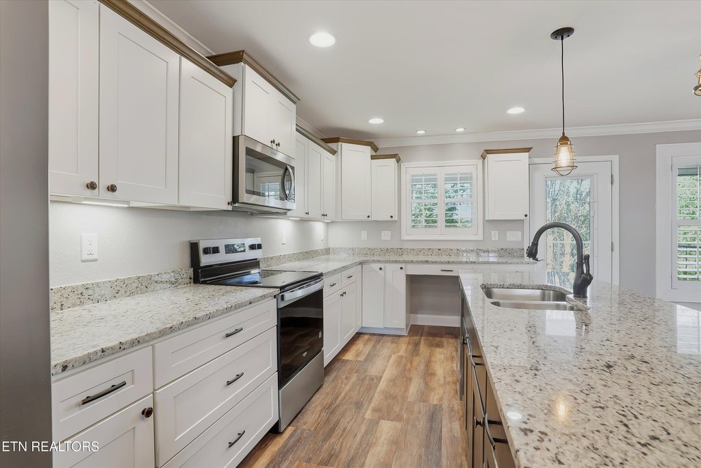 Maryville, Tennessee, 37804, United States, 4 Bedrooms Bedrooms, ,3 BathroomsBathrooms,Residential,Forsale,1973596