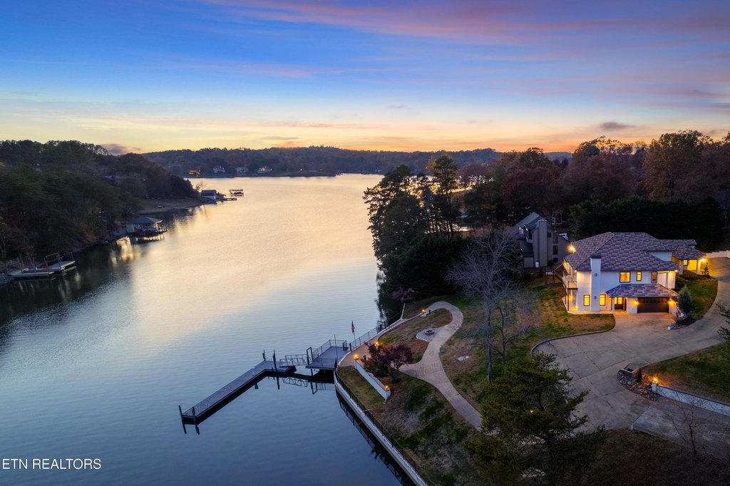 Friendsville, Tennessee, 37737, United States, 3 Bedrooms Bedrooms, ,5.5 BathroomsBathrooms,Residential,Forsale,1893721