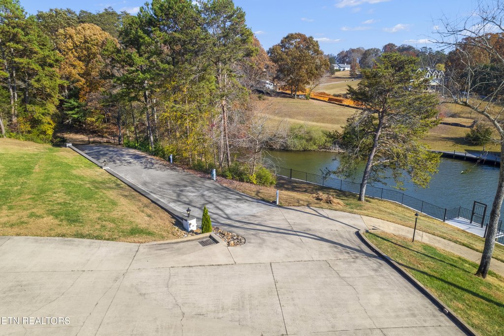 Friendsville, Tennessee, 37737, United States, 3 Bedrooms Bedrooms, ,5.5 BathroomsBathrooms,Residential,Forsale,1893721