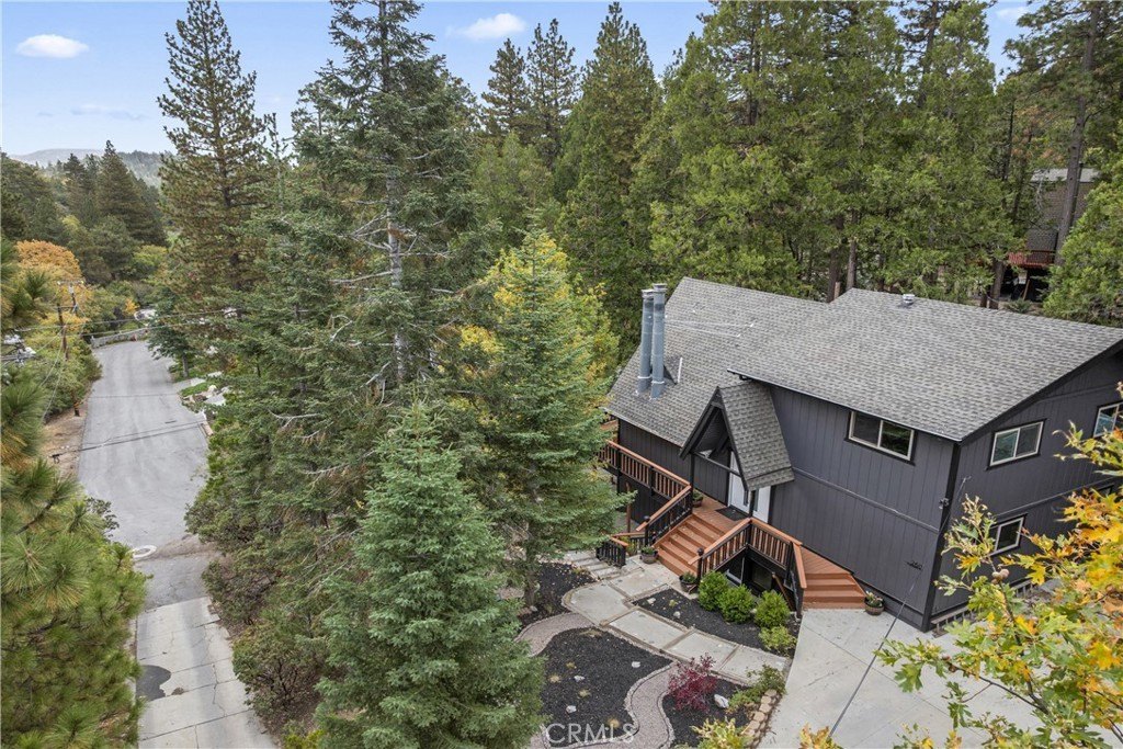 Lake Arrowhead, California, 92352, United States, 4 Bedrooms Bedrooms, ,3 BathroomsBathrooms,Residential,Forsale,1971037