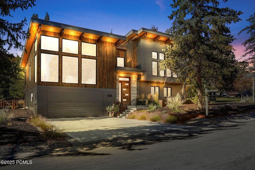 Park City, Utah, 84060, United States, 5 Bedrooms Bedrooms, ,4.5 BathroomsBathrooms,Residential,Forsale,2004724