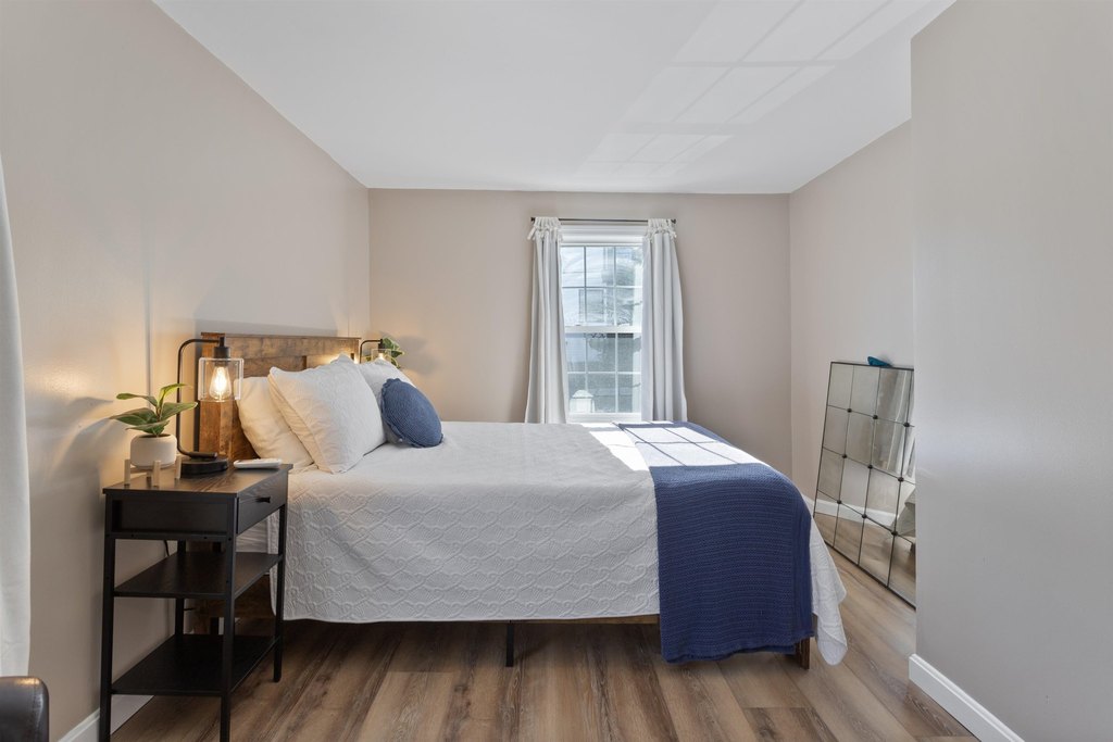 Portsmouth, New Hampshire, 03801, United States, 3 Bedrooms Bedrooms, ,2 BathroomsBathrooms,Residential,Forsale,2002416