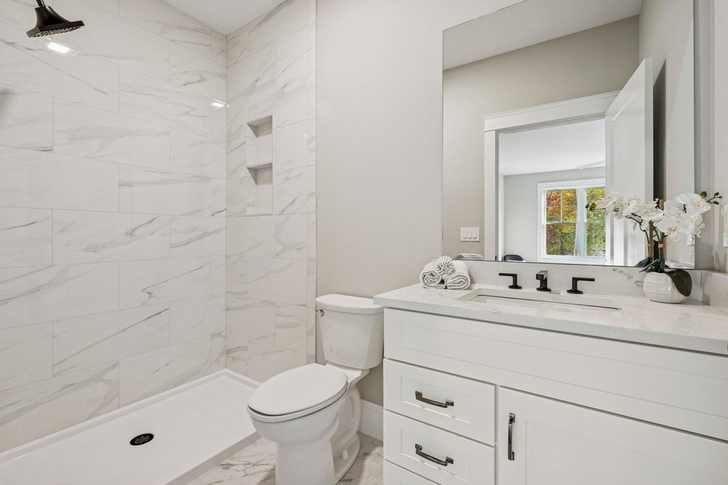 Newington, New Hampshire, 03801, United States, 4 Bedrooms Bedrooms, ,4.5 BathroomsBathrooms,Residential,Forsale,2002401