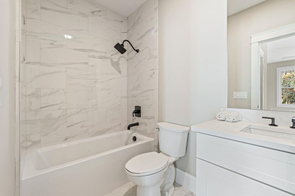 Newington, New Hampshire, 03801, United States, 4 Bedrooms Bedrooms, ,4.5 BathroomsBathrooms,Residential,Forsale,2002401