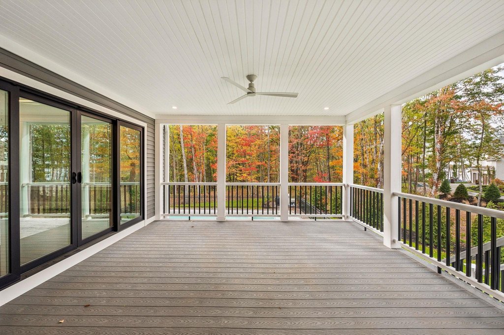 Newington, New Hampshire, 03801, United States, 4 Bedrooms Bedrooms, ,4.5 BathroomsBathrooms,Residential,Forsale,2002401